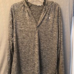 Under Armor Lightweight Hooded Long Sleeve top